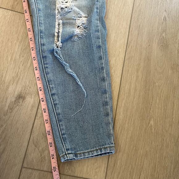 Bullhead Denim Co. Women’s Light Wash Distressed Boyfriend Jean Sz 3 - Picture 9 of 9